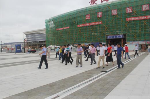 喜迎十九大，身邊看變化——我市干部賢內(nèi)助、鄉(xiāng)鎮(zhèn)街道負(fù)責(zé)人參觀高鐵商務(wù)區(qū)